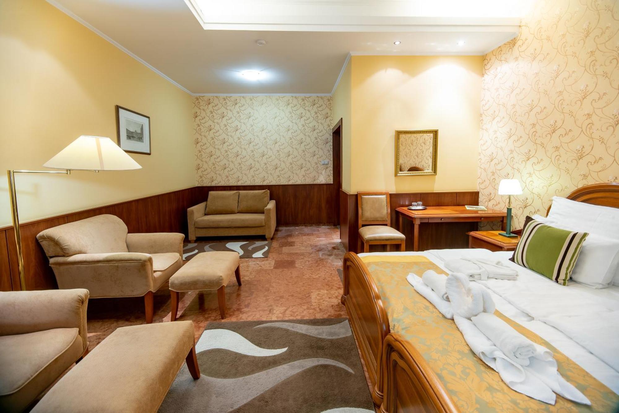 Nyerges Hotel Termal Superior Monor Luaran gambar